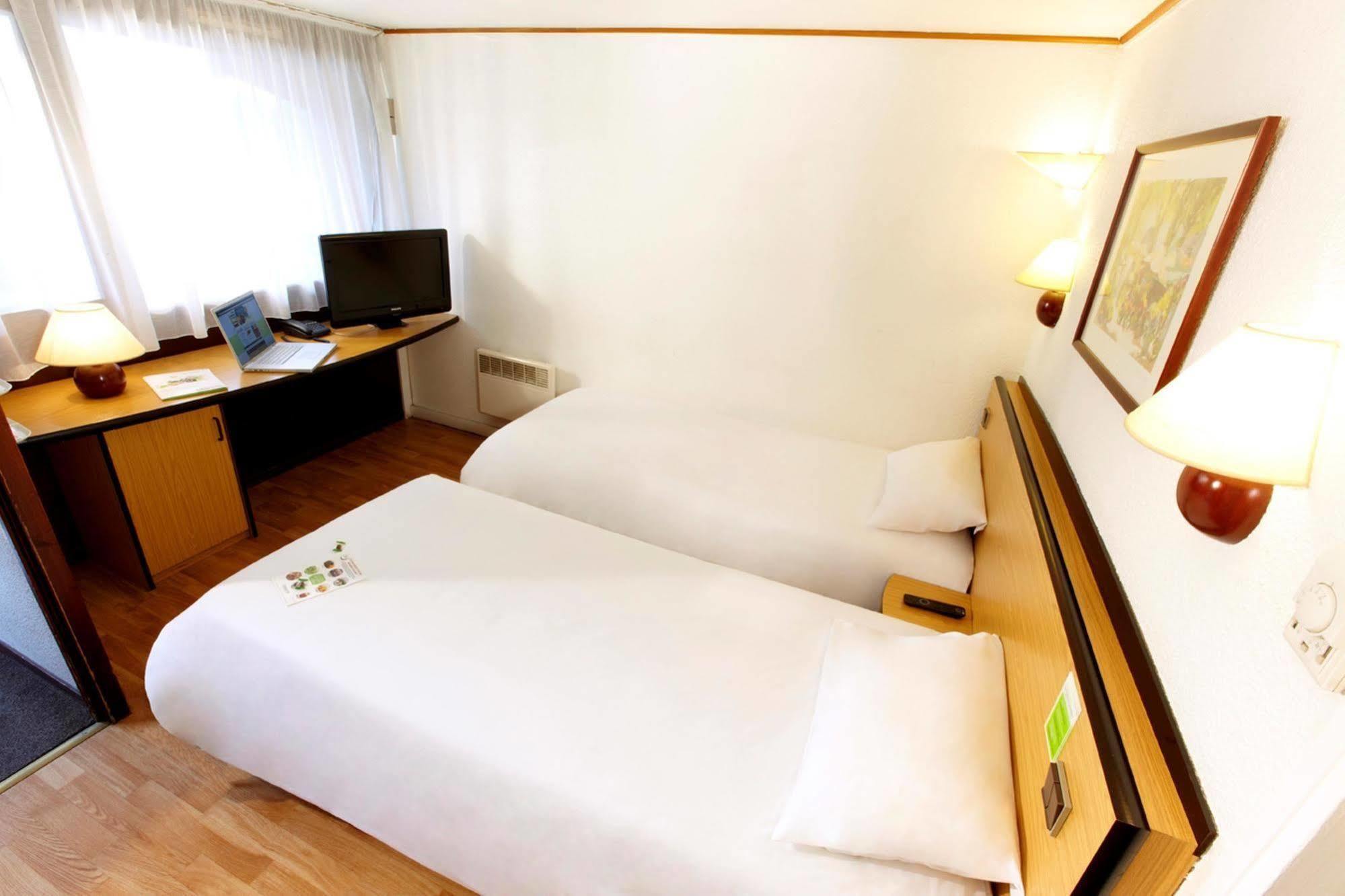 Kyriad Direct Le Bourget Gonesse Hotel Phòng bức ảnh